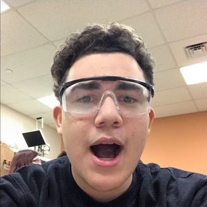 Meet your Posher, Malikhi